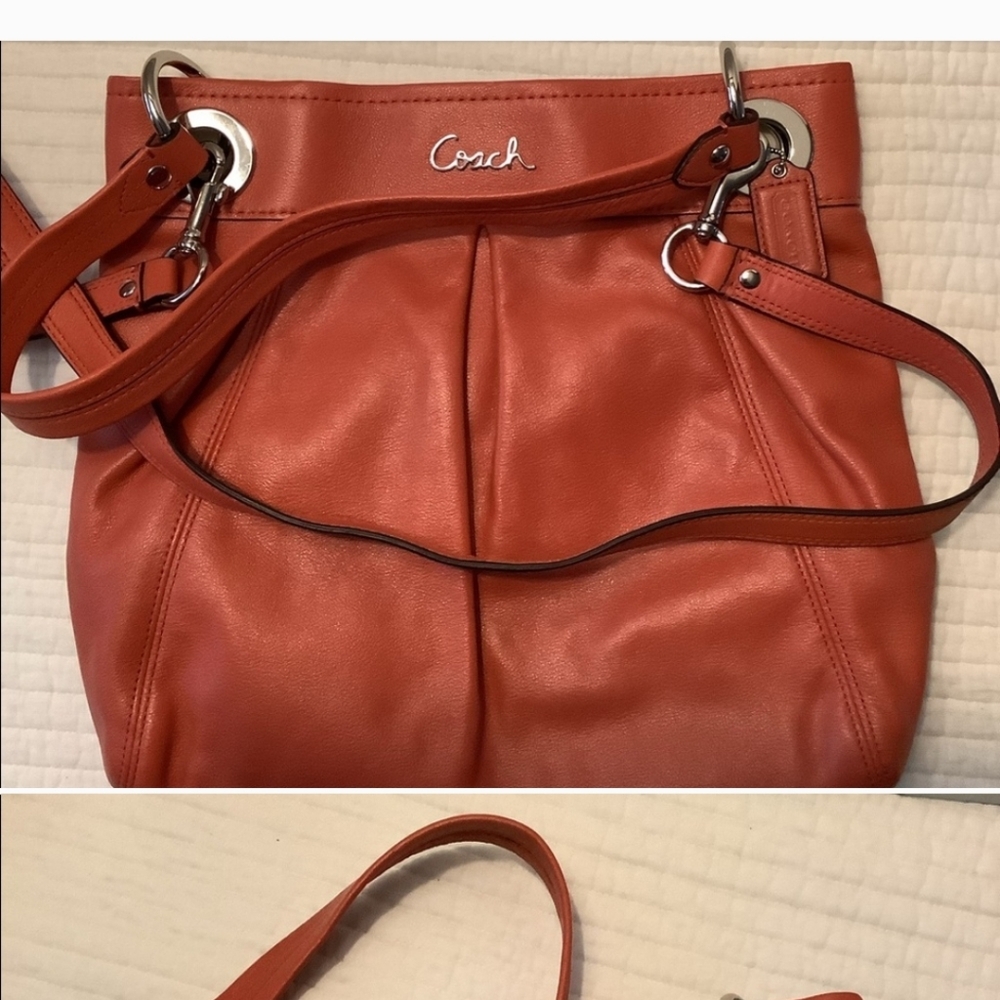 Coach genuine leather purse never been used